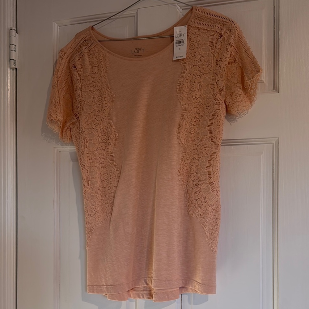 LOFT Women's Peach Lace Top new with tags